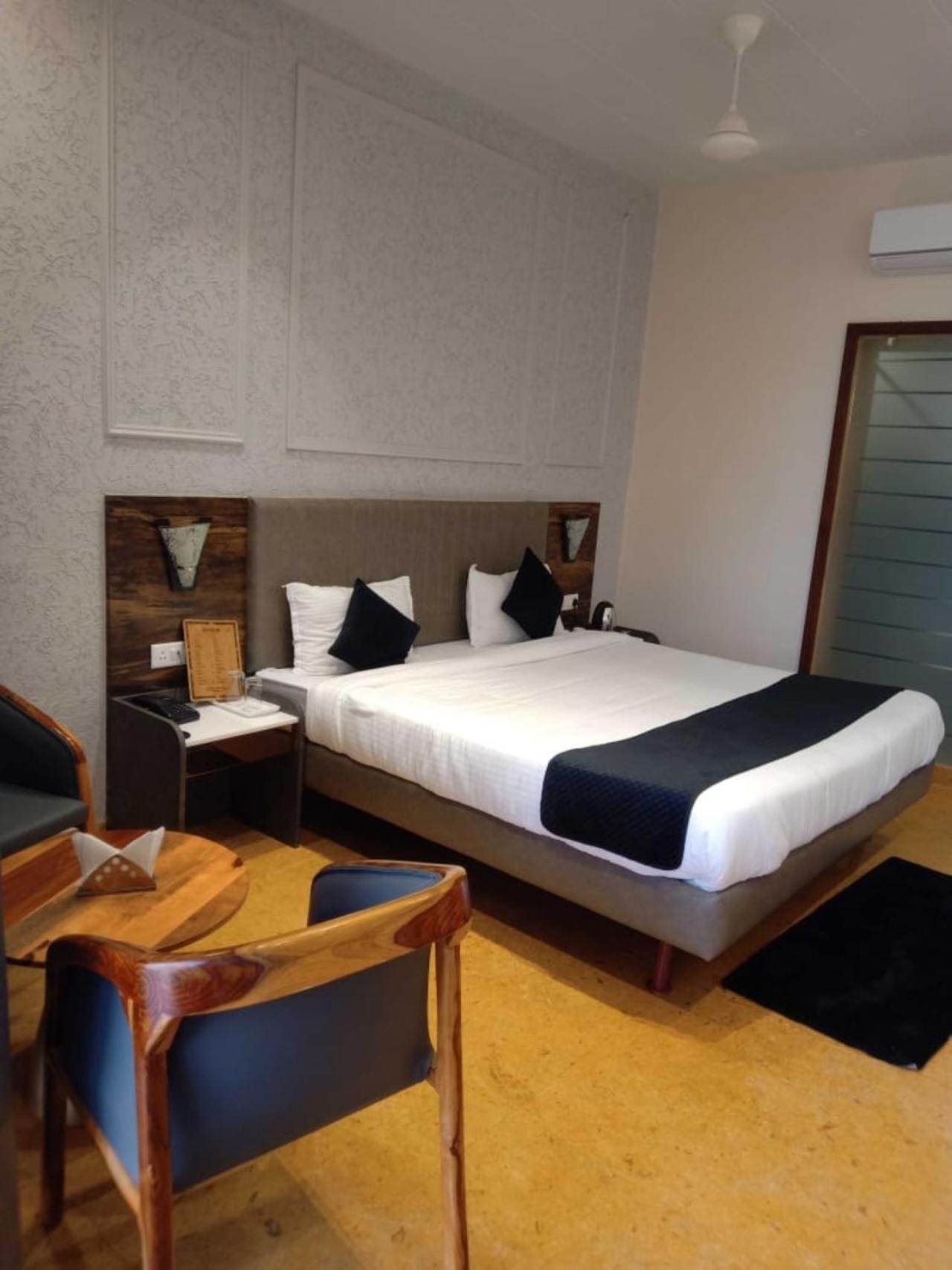 Sukoon Resort พุชการ์ ภายนอก รูปภาพ