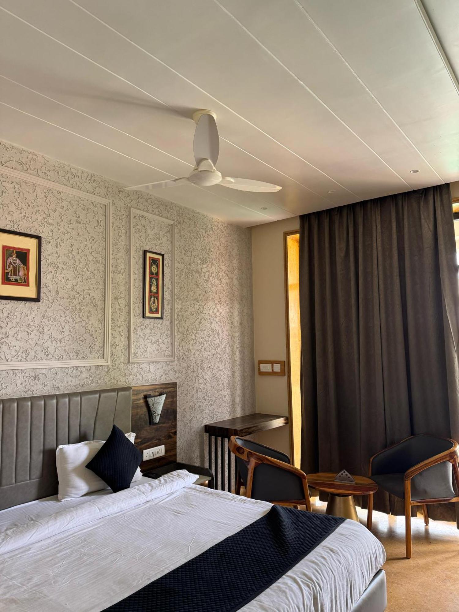Sukoon Resort พุชการ์ ภายนอก รูปภาพ