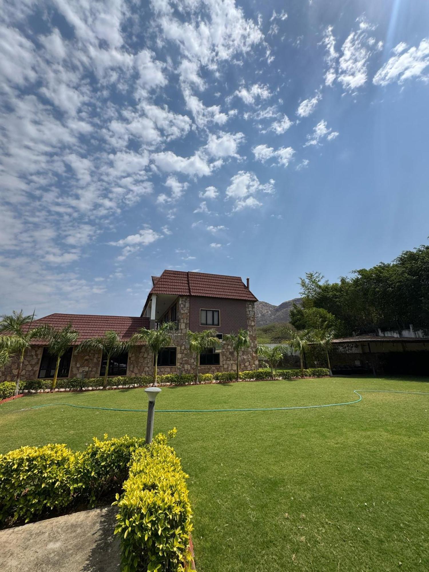 Sukoon Resort พุชการ์ ภายนอก รูปภาพ